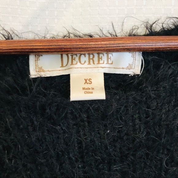 Decree Black Fuzzy Crop Sweater – Size XS - Picture 2 of 8
